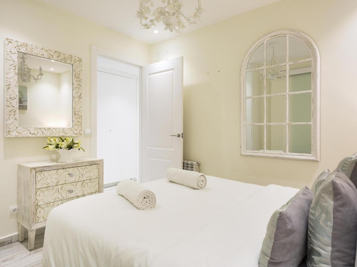 Sitges Spaces Mediterranean Apartments 4 Bedroom, 4 Bathroom, Huge Terrace, Jacuzzi- Sleeps 9 Exteriér fotografie