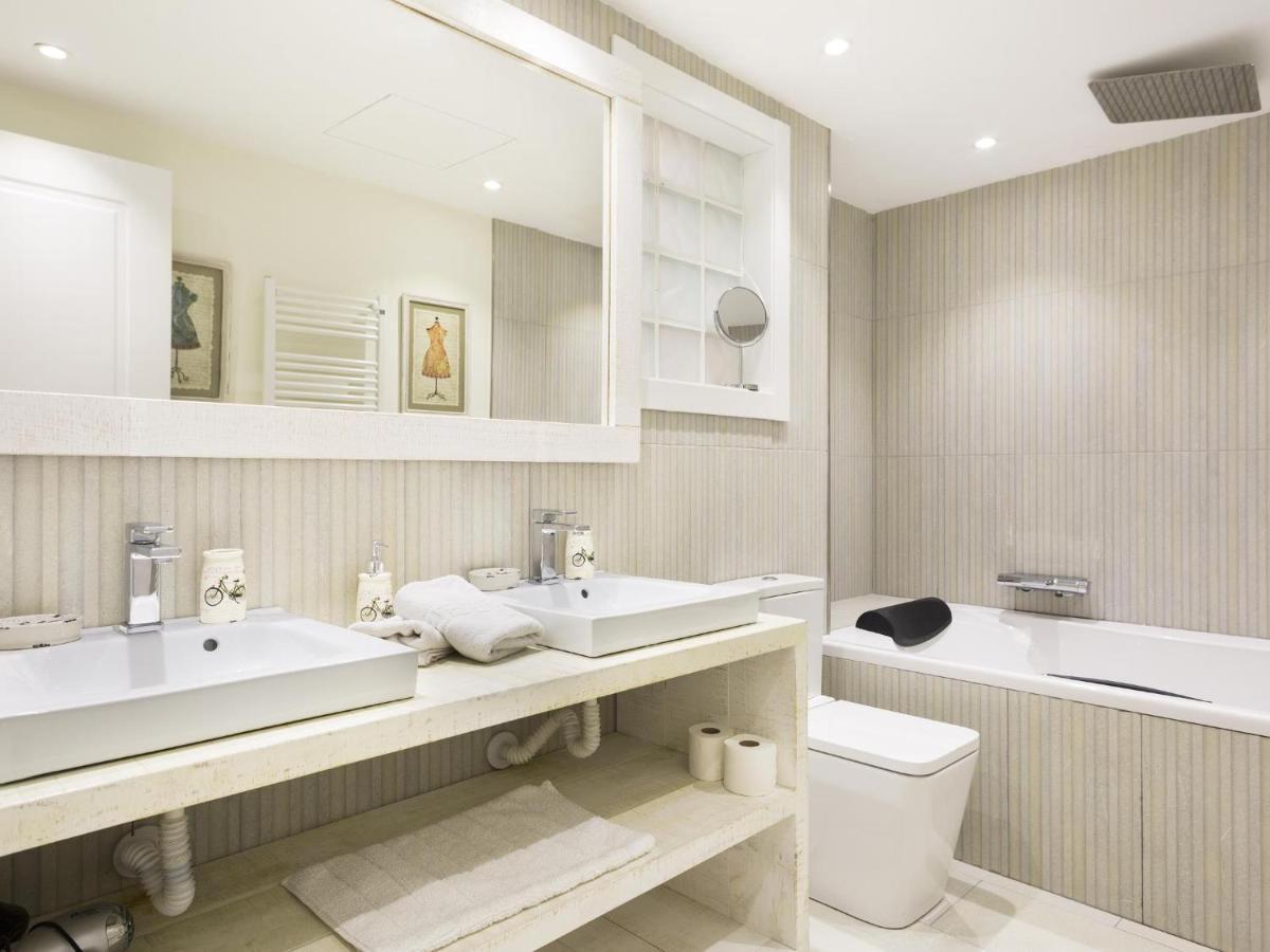 Sitges Spaces Mediterranean Apartments 4 Bedroom, 4 Bathroom, Huge Terrace, Jacuzzi- Sleeps 9 Exteriér fotografie