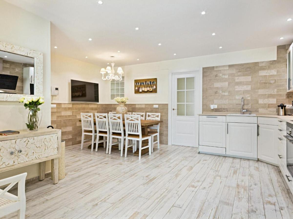 Sitges Spaces Mediterranean Apartments 4 Bedroom, 4 Bathroom, Huge Terrace, Jacuzzi- Sleeps 9 Exteriér fotografie